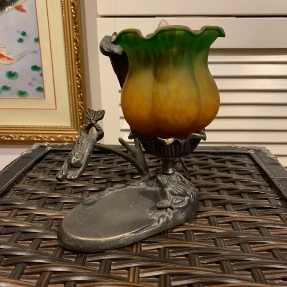 Vintage Bronze Frogs and Tiffany Style Tulip Table Lamp